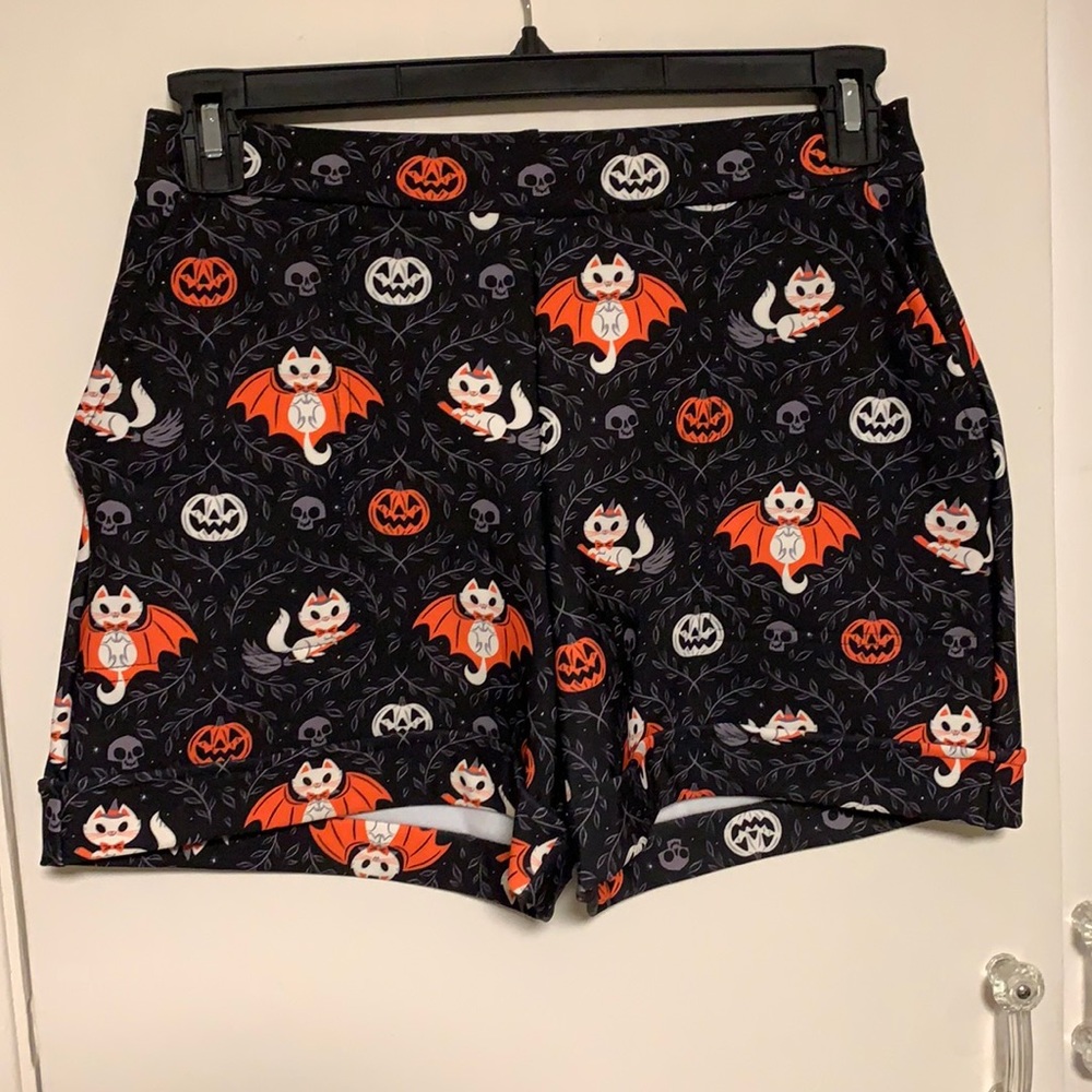 BlackMilk Feline Spooky Cuffed Shorts M